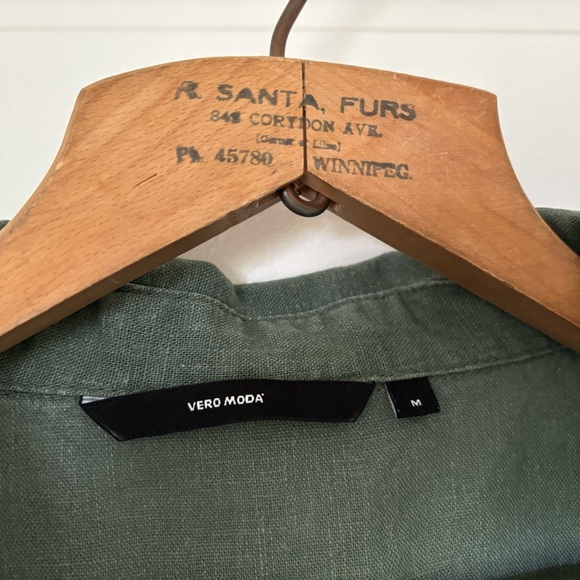 Linen blouse - Picture 2 of 6